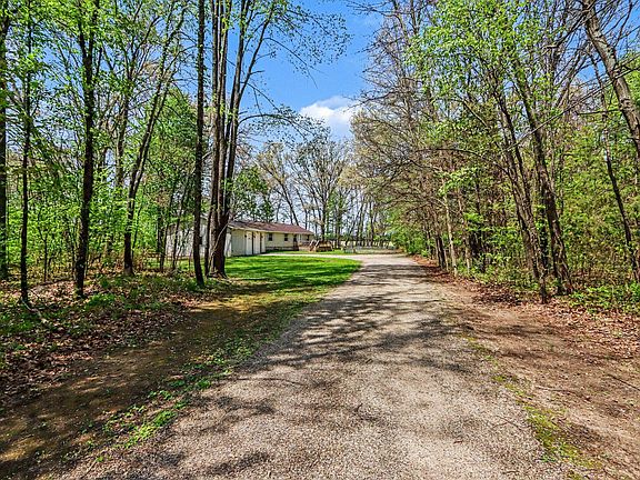 3rd image of 52800 Boone Rd