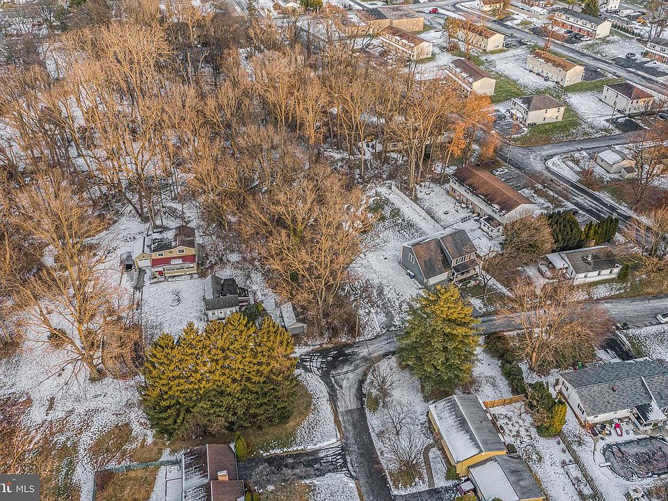 1st image of 701 Belmont St