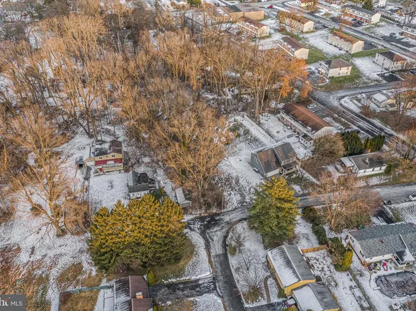 701 Belmont St, Mechanicsburg, PA 17055