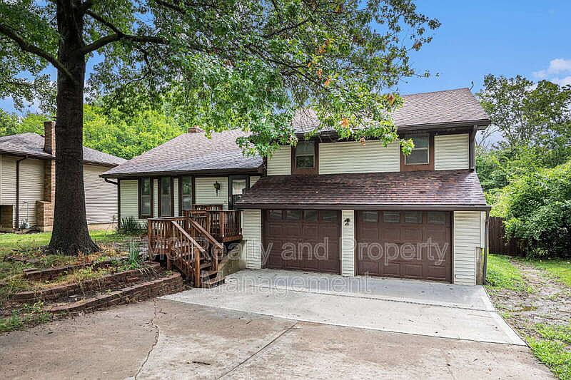 1st image of 2409 S 17th Ter