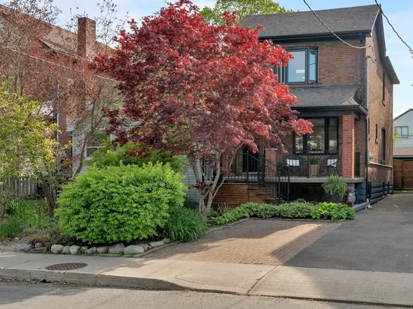 52 5th St, Toronto, ON M8V 2Z2