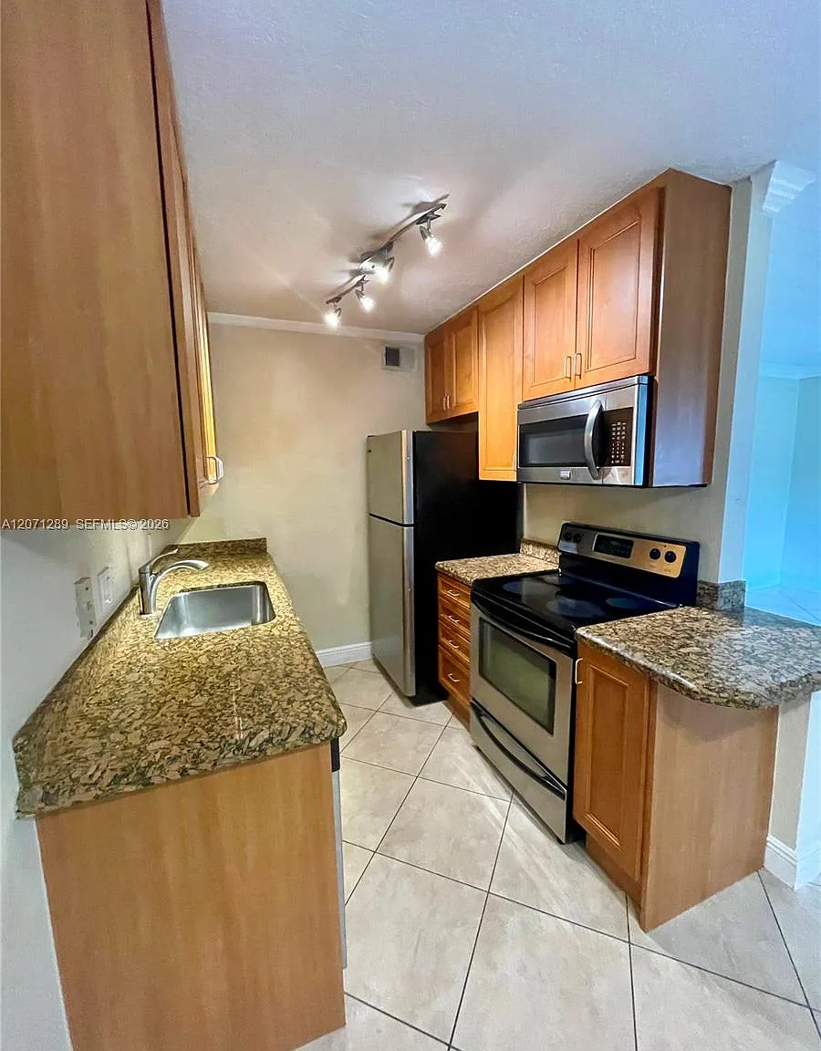 Poinsettia Landings Condo — Photo 2