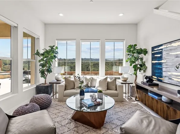 20837 W Acorn Cir, Northridge, CA 91326