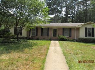 659 Rollingwood Dr, Stone Mountain, GA 30087