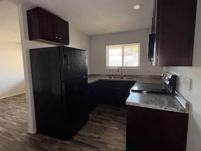 9023 Campo Rd — Photo 7