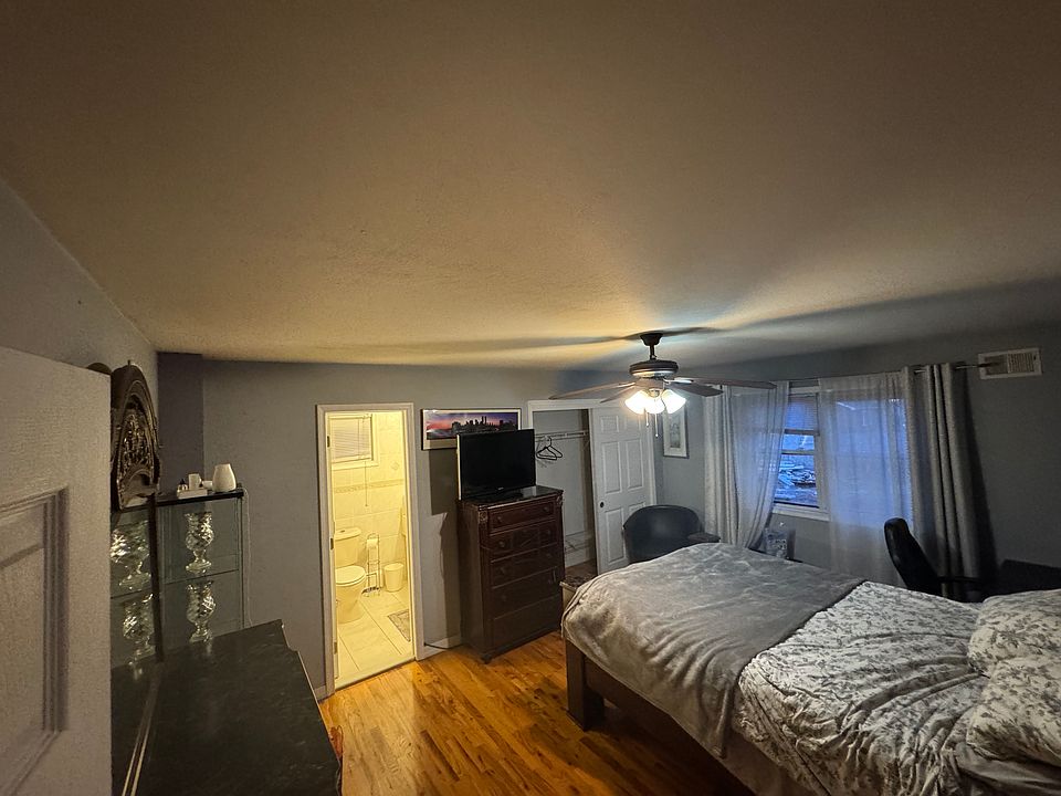 2nd image of 428 Alter Ave #1