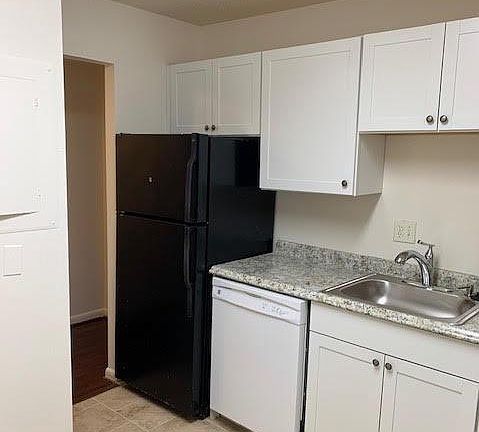 4th image of 613 Center St APT T4