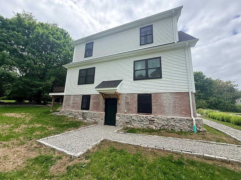 6 Wausau Pl — Photo 2