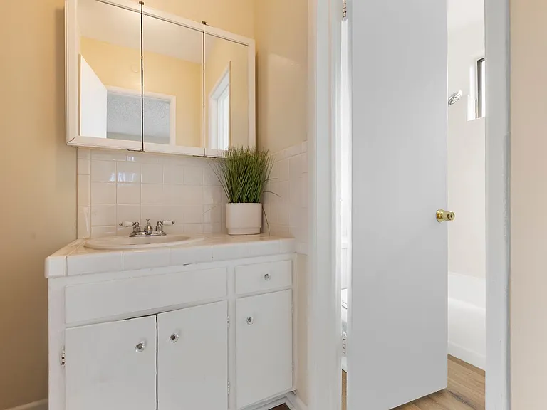 5105 Bakman Ave #18 — Photo 8