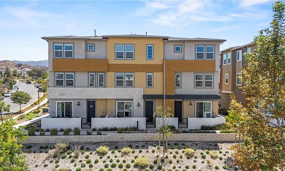 1st image of 27105 Valley Oak Pl