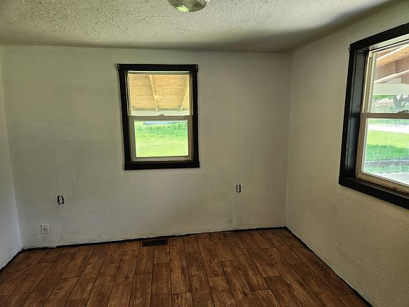 3rd image of 1337 N Greenview Ave