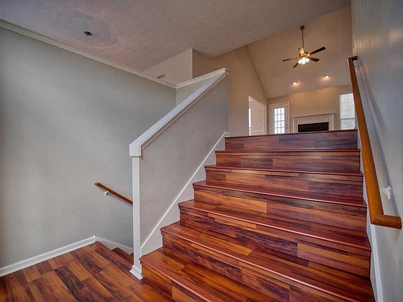 2nd image of 707 Poplar Dr