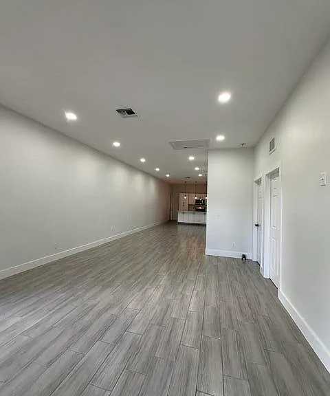 651 NE 60th Ave — Photo 3