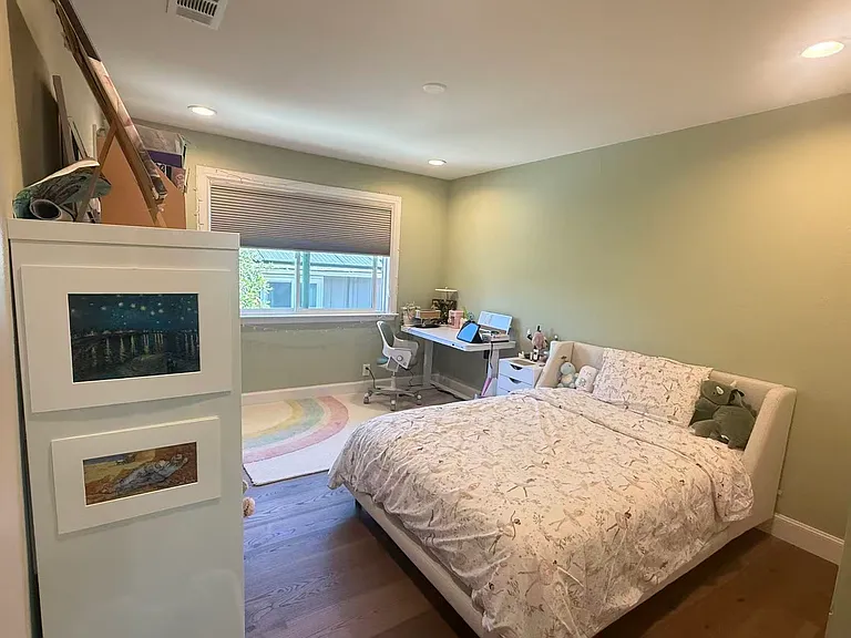 1005 Border Rd — Photo 4
