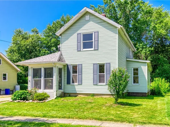 317 Clinton St, Ravenna, OH 44266