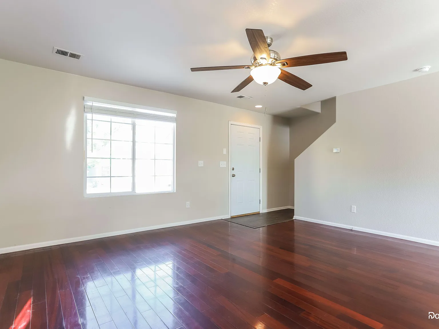 4 bed, 2.0 bath, 1446 sqft, $2,580 — Photo 4