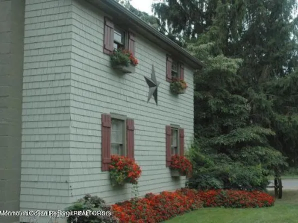 3 Bray St, Colts Neck, NJ 07722