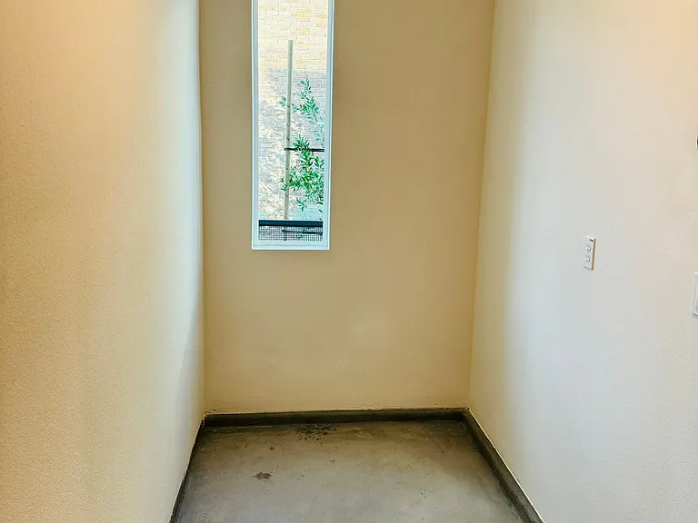 236 Lockhart Way — Photo 31