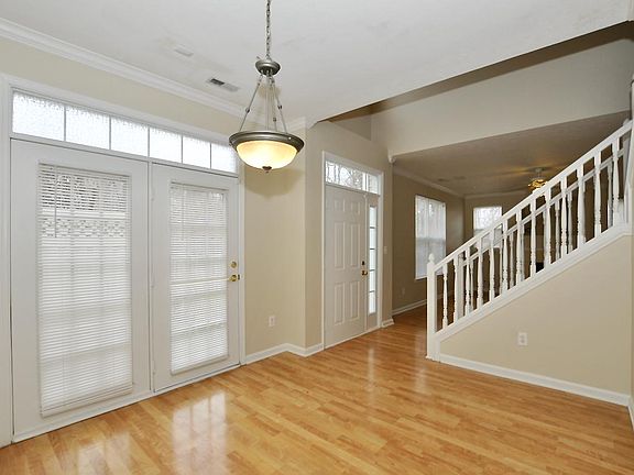 3rd image of 2354 Colfax Ln