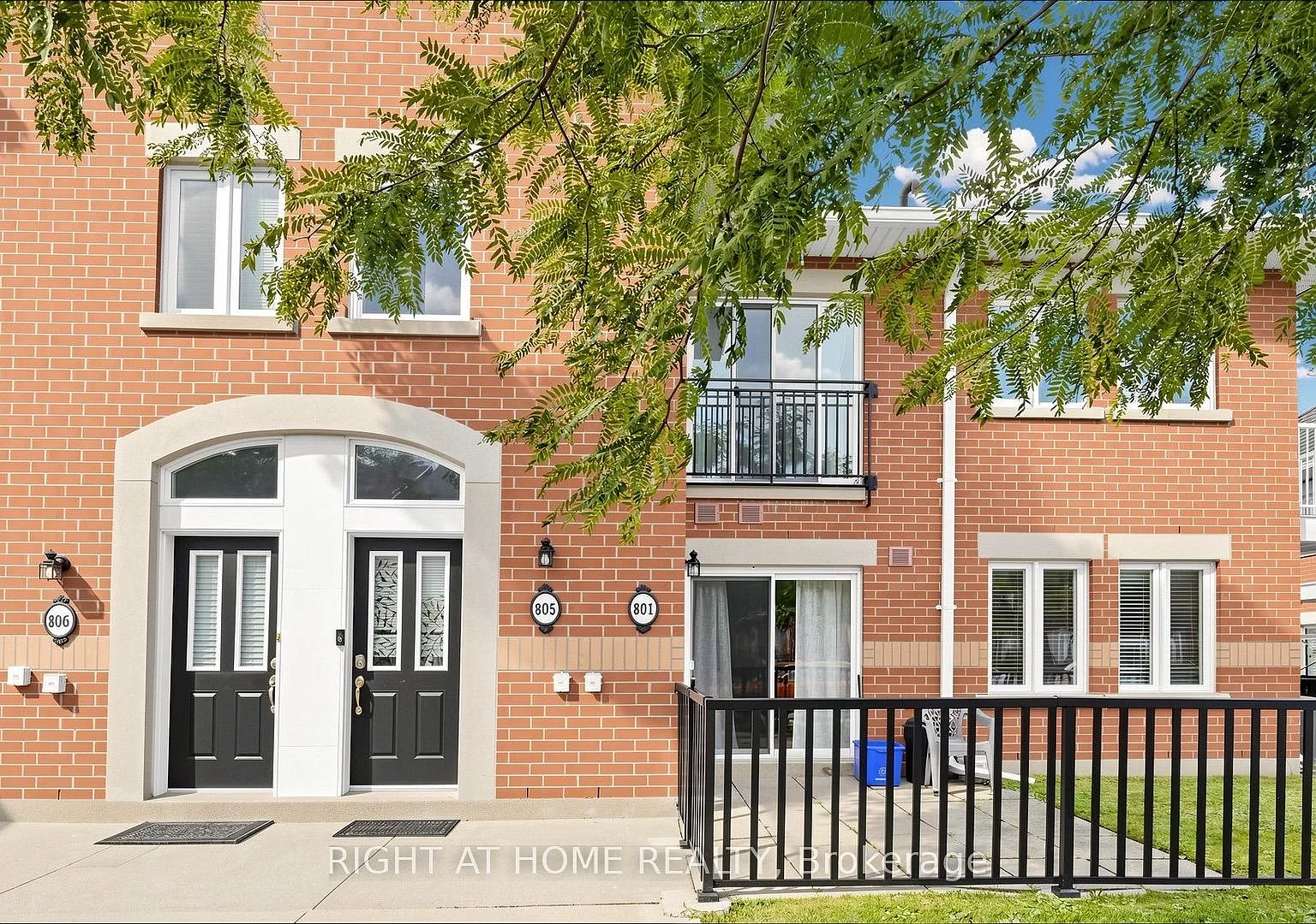 2 bed, $2,375 — Photo 2
