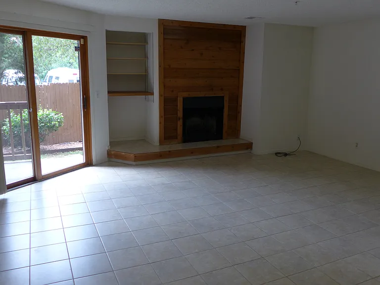 2892 Shadow Creek Dr #E103 — Photo 2