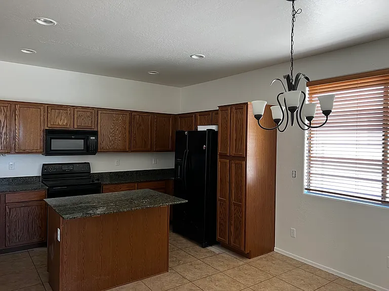 17469 N 169th Dr — Photo 3