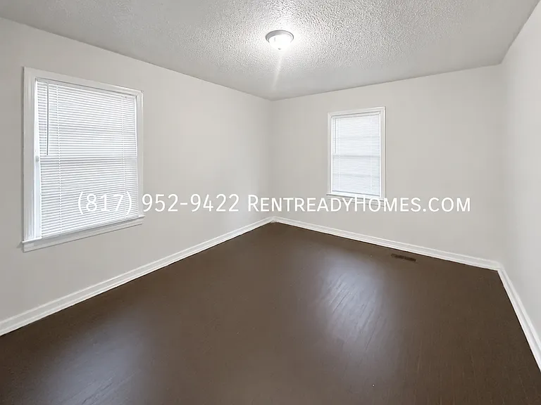 1416 Woodward Rd — Photo 9