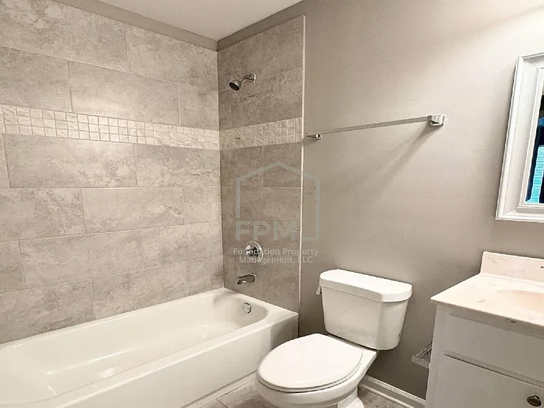 4428 Guildhall Dr — Photo 11