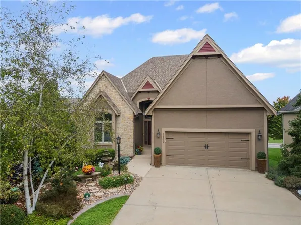 14302 Manor Ct, Leawood, KS 66224