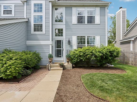 3rd image of 18485 W Springwood Dr