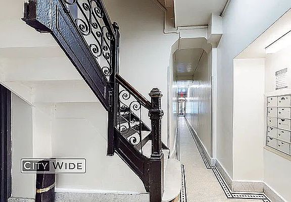 5th image of 22 King St APT 8