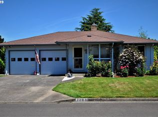 2299 Country Club Ter, Woodburn, OR 97071