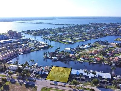 1814 Beach Pkwy APT 201, Cape Coral, FL, 33904