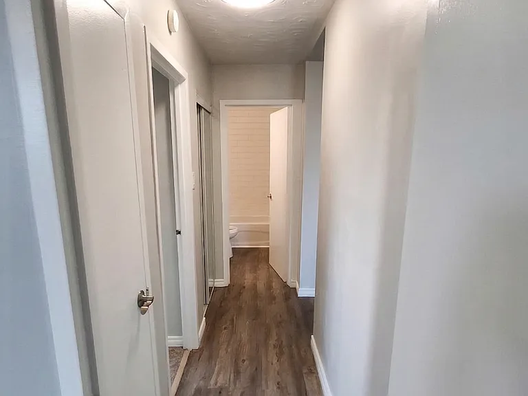 145 Lucan Ave — Photo 8