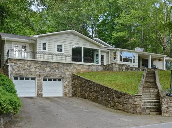 153 Greenview Rd, Waynesville, NC 28786