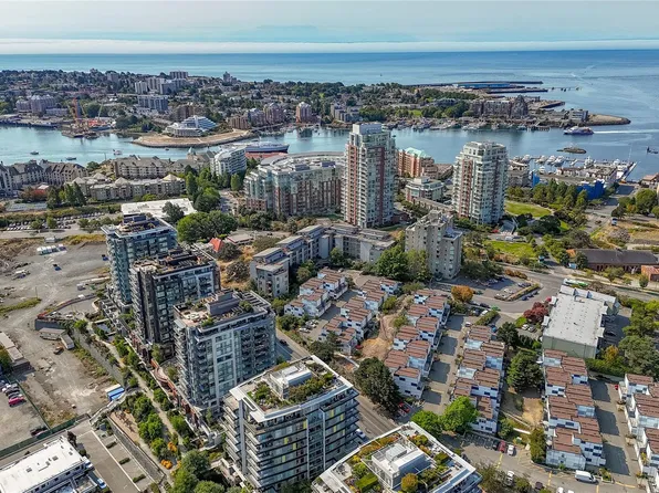 455 Sitkum Rd #209, Victoria, BC V9A 7N9