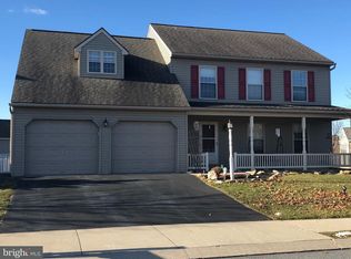 7 Garfield Dr, Ephrata, PA 17522