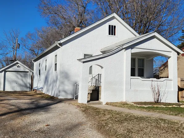 510 SE 5th St, Newton, KS 67114