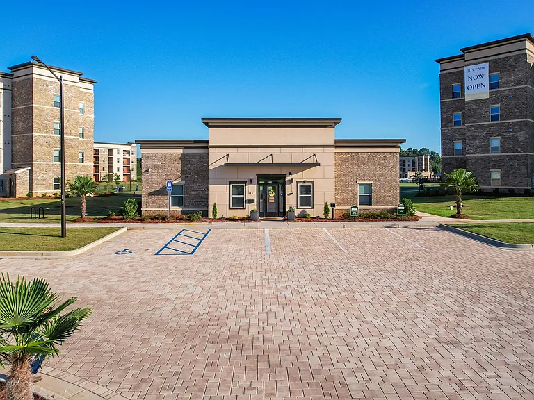 Joy Park Luxury Apartments — Photo 19