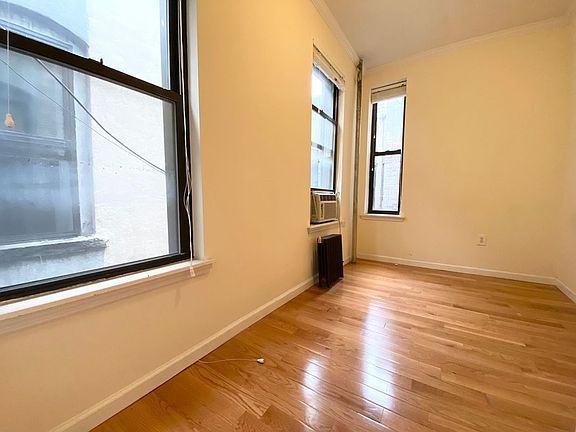 5th image of 223 E 28th St #4B