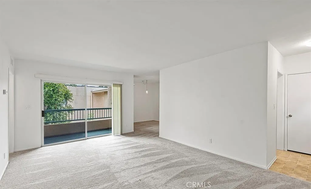 2 bed, 983 sqft, $2,450 — Photo 3