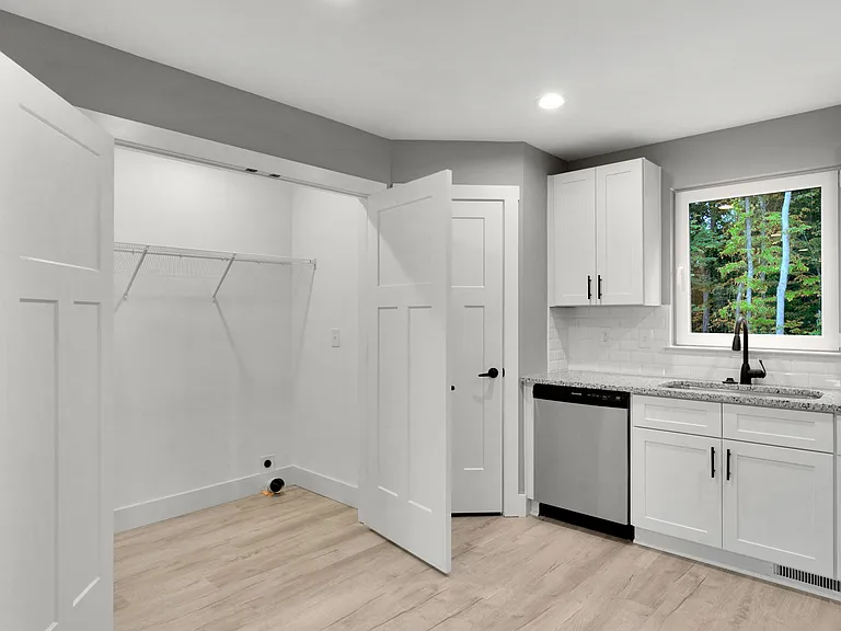 1160 Petes Rd — Photo 8