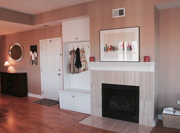 4th image of 1857 W Diversey Pkwy APT 301