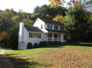 1 Straits Rock Ln, Gaylordsville, CT 06755