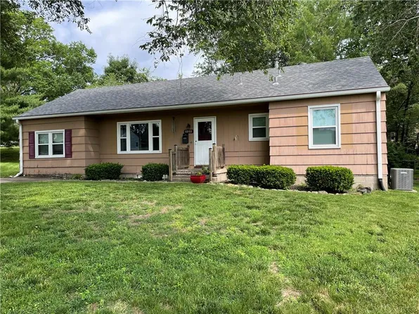 4845 W 61st Ter, Mission, KS 66205