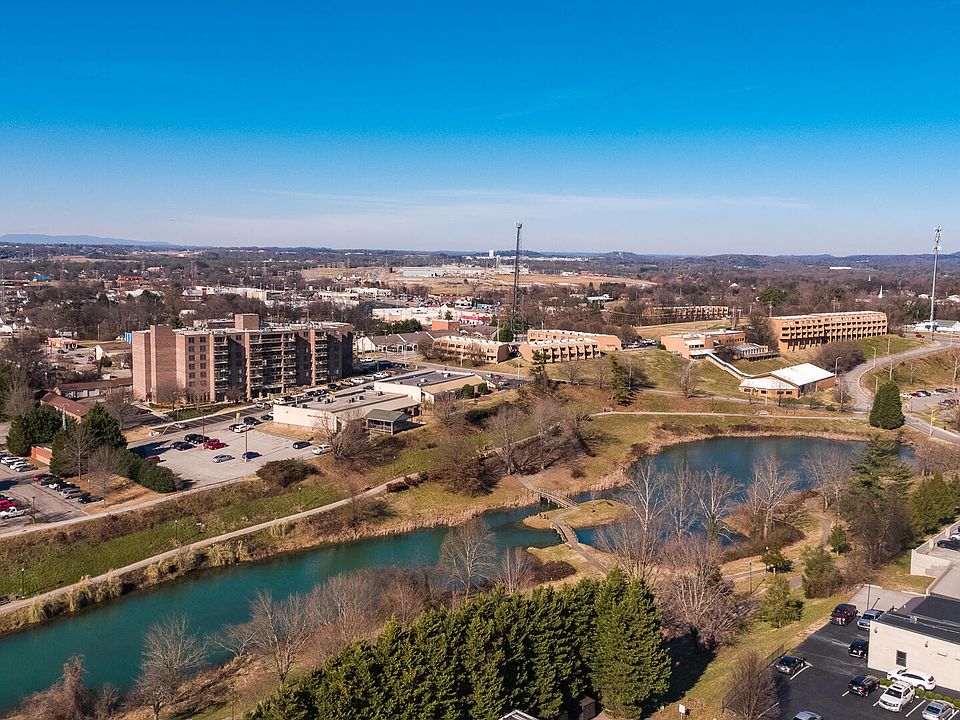 303 Regal Tower, Maryville, TN 37804 Zillow