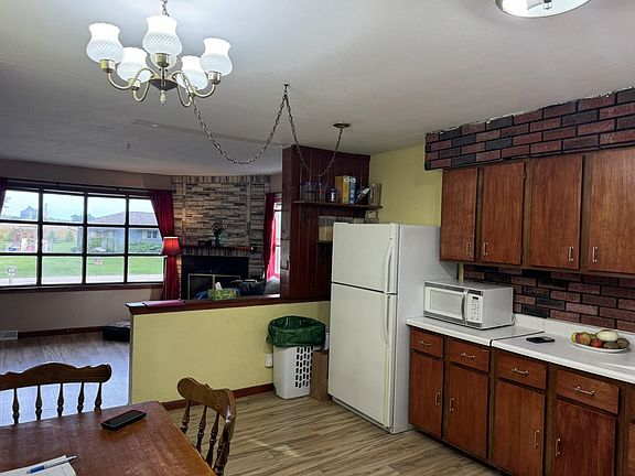 4th image of 7380 Oak Dr