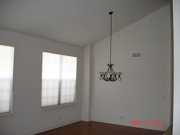 3rd image of 371 Broadmoor Ln
