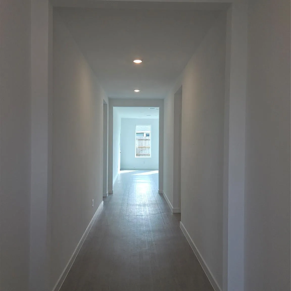 4 bed, 2.0 bath, 1900 sqft, $2,300 — Photo 4