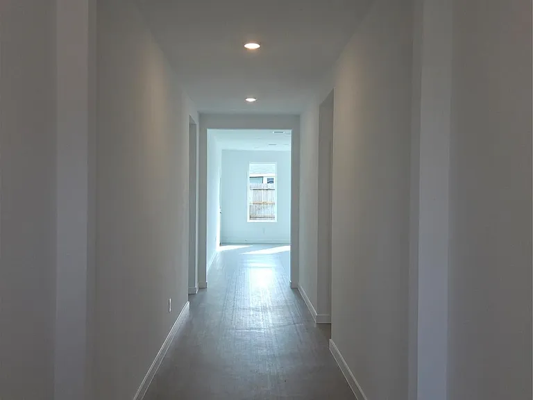 6511 Silver Emperor Ln — Photo 4